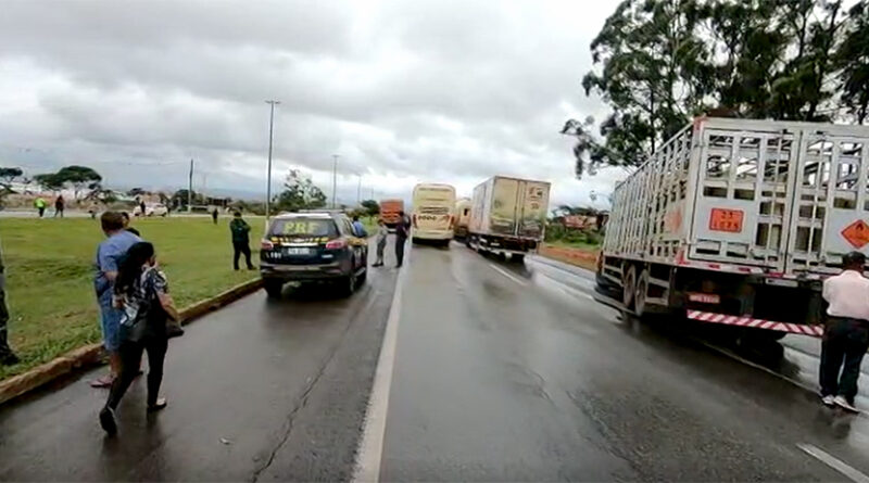 Acidente na BR-040 pórixmo ao Valparáiso de Goiás