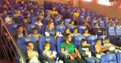 Alunos da Escola Municipal Rural dos Americanos se encantam com a magia dos cinemas, em Luziânia