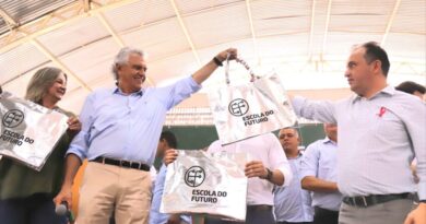 Pábio e Caiado inauguram Escola do Futuro Paulo Renato de Souza em Valparaíso de Goiás