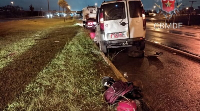 Acidente entre moto e carro deixa 3 pessoas feridas na BR-040, na entrada do Valparaíso de Goiás
