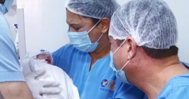 Aos 61 Anos, Tia realiza sonho de sobrinha e dá à luz ao pequeno Isaac