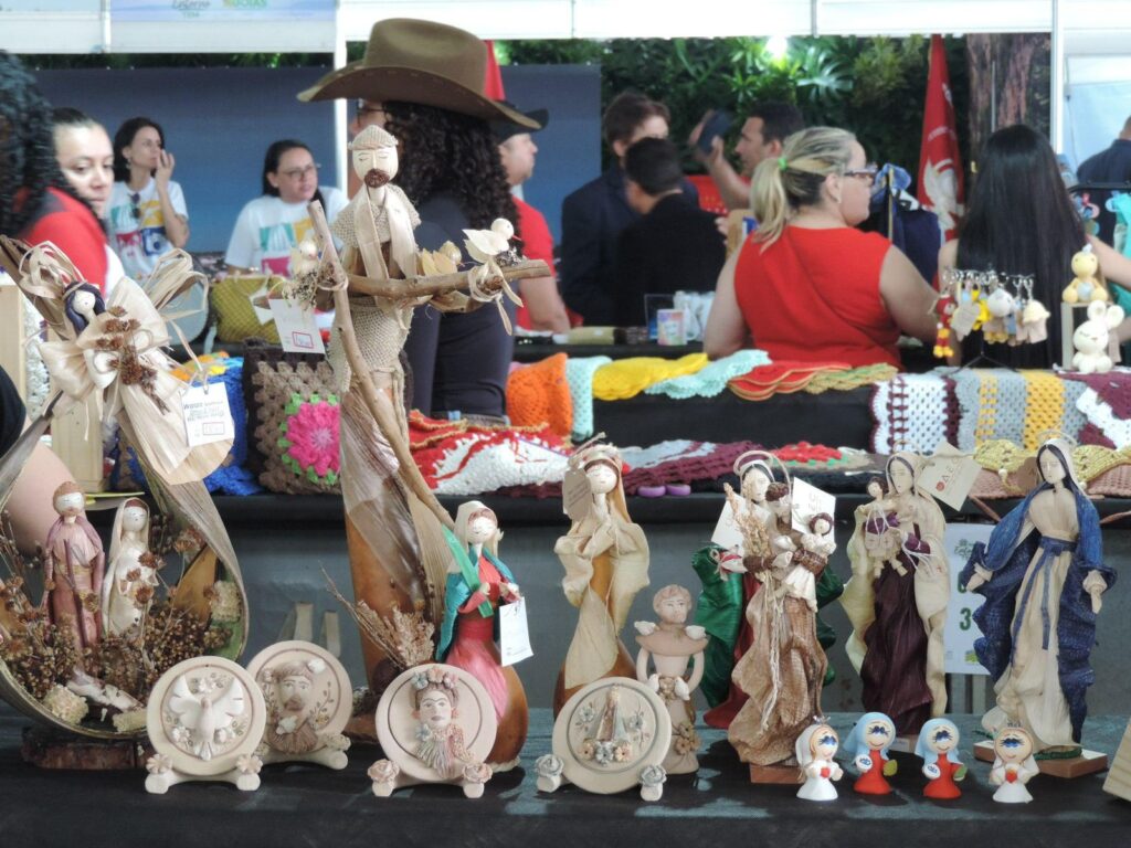 Feira #NoEntornoTem atrai 7 mil visitantes com atrações culturais e gastronômicas no Parque da Cidade, em Brasília