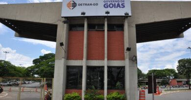 Alego aprova aumento de impostos para veículos retidos pelo Detran-GO; valor diário pode chegar a R$ 33