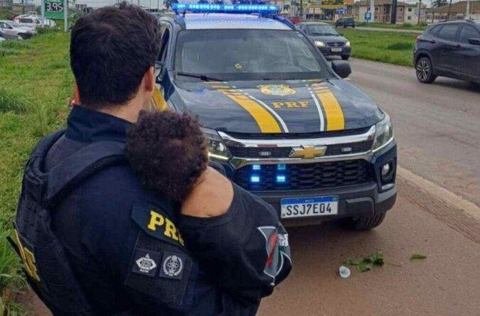 Mulher em surto psicótico tenta atravessar a BR-040 com bebê de colo nas proximidades do Jardim Ingá