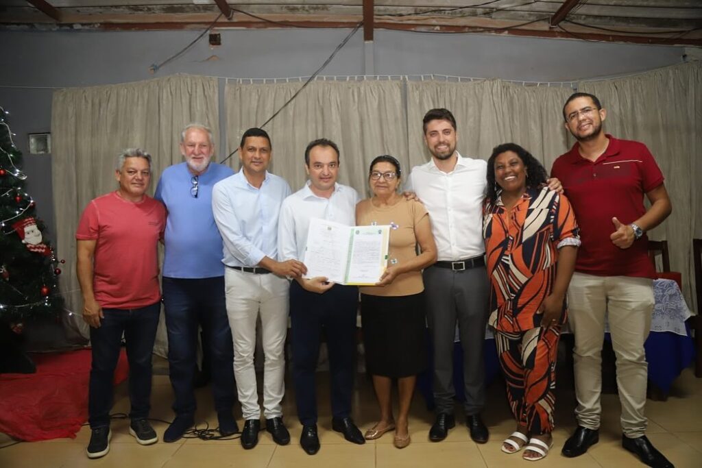 Prefeitura de Valparaíso de Goiás entrega 20 escrituras no setor de Chácaras Anhanguera B