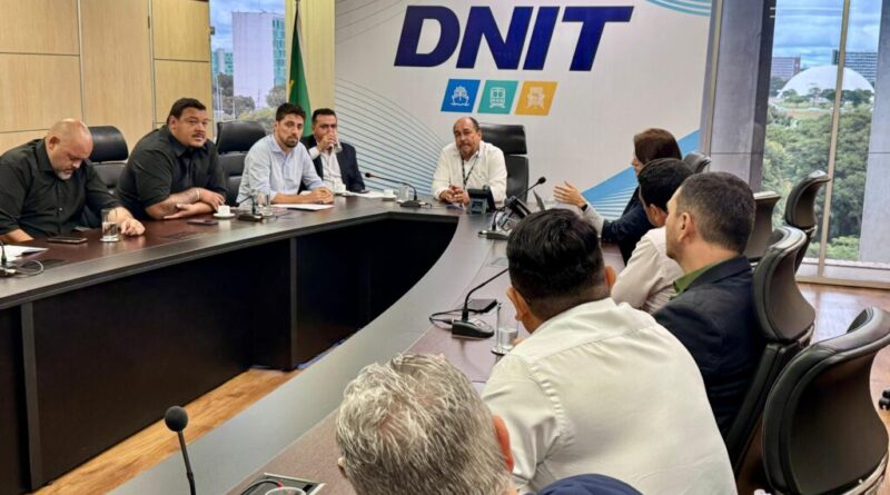 reunião do prefeito marcus do valparaiso com a dnit