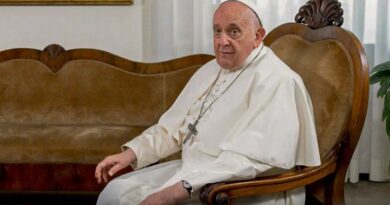 Papa Francisco está com infecção polimicrobiana e Vaticano diz que situação clínica é 'complexa'