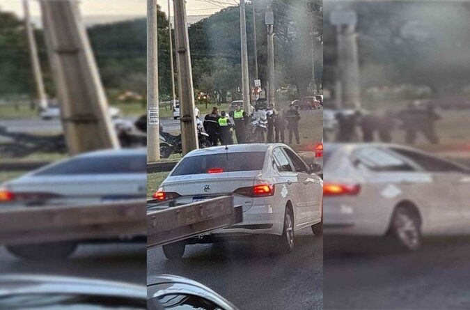 Batida entre carro e ônibus acaba em injúria racial e desacato