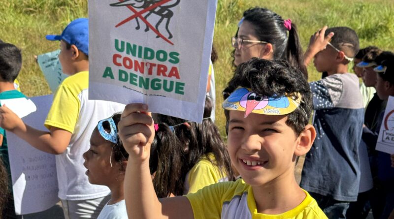 Alunos de Luziânia realizam Caminhada Contra a Dengue