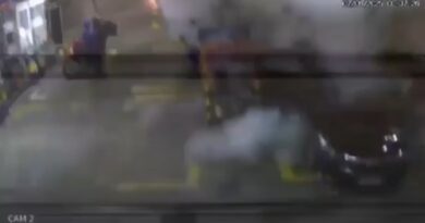 Vídeo: carro explode durante abastecimento em posto Vídeo: carro explode durante abastecimento em posto