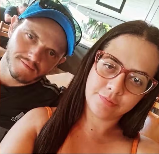 Segundo a Polícia Civil, Michelle Siqueira Batista, de 35 anos, morreu após ser esfaqueada pelo companheiro, o serralheiro Raul Rodrigues do Santos, em Luziânia, Goiás — Foto: Arquivo Pessoal/Sueli Meireles

