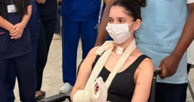 ‘Renascimento’: Jovem esfaqueada mais de 30 vezes após negar namoro recebe alta de hospital