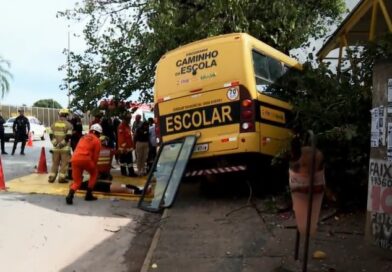Estudantes são resgatadas pela janela após acidente com ônibus escolar que saiu de Cidade Ocidental