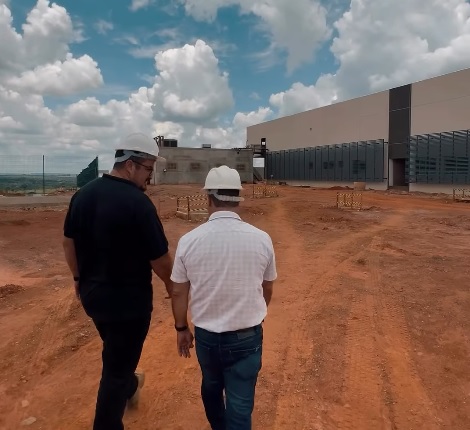 Prefeito vistoria obra do Hospital Municipal de Novo Gama, que já está 80% concluída