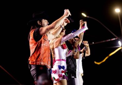 Show da Calcinha Preta reúne mais de 65 mil pessoas em Novo Gama Show da Calcinha Preta reúne mais de 65 mil pessoas em Novo Gama
