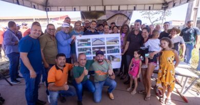 Novo Gama: Ordem de serviço para construção de ginásio de esportes parado há quase 12 anos é assinada Novo Gama: Ordem de serviço para construção de ginásio de esportes parado há quase 12 anos é assinada