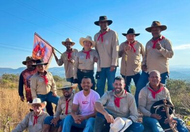 Comitiva ” Os Mió Que Tem” inicia peregrinação e 245 Km do Quilombo Mesquita rumo à Romaria de Trindade Comitiva ” Os Mió Que Tem” inicia peregrinação e 245 Km do Quilombo Mesquita rumo à Romaria de Trindade