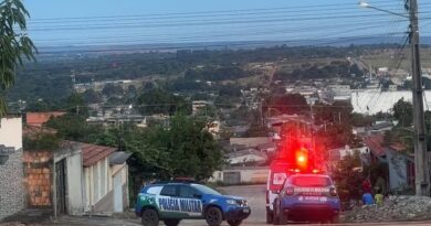 Mulher é morta dentro de casa em Novo Gama; marido é suspeito Mulher é morta dentro de casa em Novo Gama; marido é suspeito