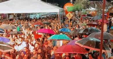 Chuva não espanta o público, que lota show de Roberta Miranda na Festa de Santo Antônio em Cidade Ocidental Chuva não espanta o público, que lota show de Roberta Miranda na Festa de Santo Antônio em Cidade Ocidental