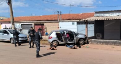 PM prende suspeitos de furtos após perseguição em Valparaíso de Goiás