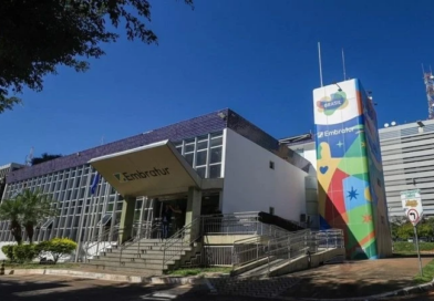 Embratur abre seleção em Brasília com salários de até R$ 9,1 mil Embratur abre seleção em Brasília com salários de até R$ 9,1 mil