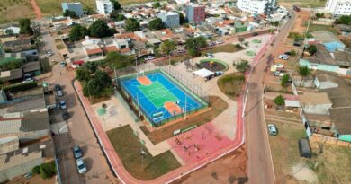 Carlinhos do Mangão inaugura praça e quadra de esportes no bairro Lunabel, em Novo Gama Carlinhos do Mangão inaugura praça e quadra de esportes no bairro Lunabel, em Novo Gama