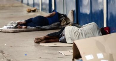 GDF sanciona lei que institui internação involuntária para população de rua GDF sanciona lei que institui internação involuntária para população de rua