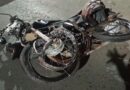 Motociclista é arremessado após batida na GO-520, em Novo Gama Motociclista é arremessado após batida na GO-520, em Novo Gama