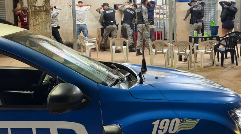 Forças de segurança realizam operação e apreendem armas em Cidade Ocidental Forças de segurança realizam operação e apreendem armas em Cidade Ocidental