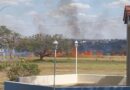 Incêndio atinge área de vegetação no Jardim da Imaculada, em Cidade Ocidental, e mobiliza Defesa Civil e Bombeiros Incêndio atinge área de vegetação no Jardim da Imaculada, em Cidade Ocidental, e mobiliza Defesa Civil e Bombeiros