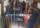 Dupla é flagrada assaltando ônibus em Luziânia; um suspeito é preso Dupla é flagrada assaltando ônibus em Luziânia; um suspeito é preso