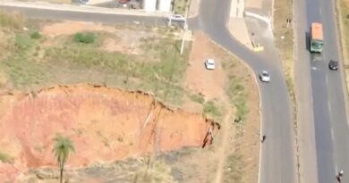 Prefeito de Valparaíso anuncia retomada das obras da voçoroca e abertura de retorno na BR-040 Prefeito de Valparaíso anuncia retomada das obras da voçoroca e abertura de retorno na BR-040