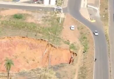 Prefeito de Valparaíso anuncia retomada das obras da voçoroca e abertura de retorno na BR-040 Prefeito de Valparaíso anuncia retomada das obras da voçoroca e abertura de retorno na BR-040