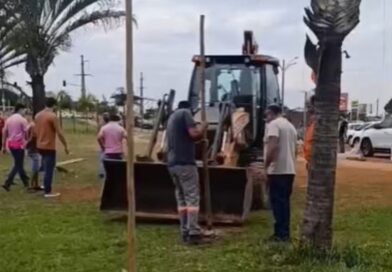 Prefeito de Novo Gama determina retirada de cerca em área de acesso a Novo Gama às margens da DF-290 Prefeito de Novo Gama determina retirada de cerca em área de acesso a Novo Gama às margens da DF-290