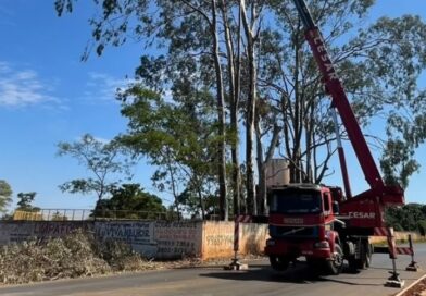 Trecho da GO-521 em frente ao cemitério de Cidade Ocidental é interditado nesta quinta (24)