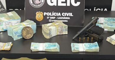 Homem é preso transportando meio milhão de reais dentro de bolsa, no Entorno Sul do Distrito Federal Homem é preso transportando meio milhão de reais dentro de bolsa, no Entorno Sul do Distrito Federal