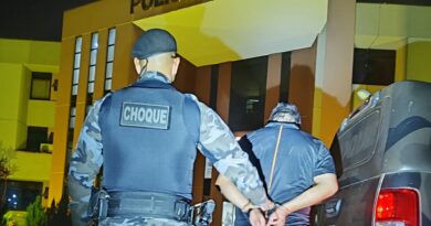 Homem é preso na BR-040, em Valparaíso de Goiás, com R$ 4,4 mil em notas falsas no teto do carro