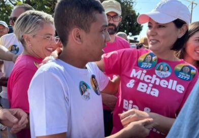 Michelle Bolsonaro participa de carreata de candidata que sofreu acidente em trio elétrico em Valparaíso de Goiás Michelle Bolsonaro participa de carreata de candidata que sofreu acidente em trio elétrico em Valparaíso de Goiás