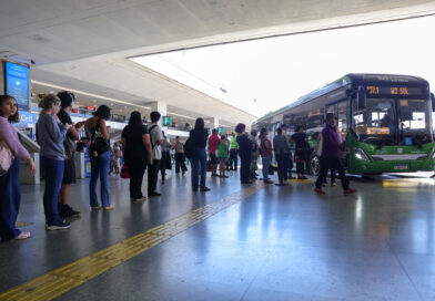 Rodoviários do DF promovem assembleia neste domingo para decidir sobre greve Rodoviários do DF promovem assembleia neste domingo para decidir sobre greve
