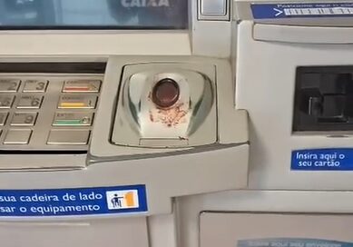 Moradora alerta sobre possível presença de sangue em leitores de biometria de caixa eletrônicos em Cidade Ocidental
