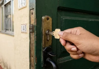 Mulher recupera na Justiça casa após ser impedida pelo ex de entrar no imóvel em Cidade Ocidental Mulher recupera na Justiça casa após ser impedida pelo ex de entrar no imóvel em Cidade Ocidental