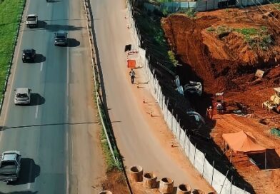 Dnit interdita marginal da BR-040, em Valparaíso de Goiás, onde avança voçoroca gigante Dnit interdita marginal da BR-040, em Valparaíso de Goiás, onde avança voçoroca gigante