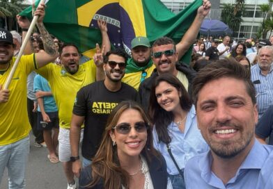 Prefeito de Valparaíso de Goiás participa de ato de apoio a Flávio Bolsonaro em Goiânia Prefeito de Valparaíso de Goiás participa de ato de apoio a Flávio Bolsonaro em Goiânia